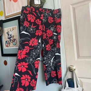 Black and Red Floral Capris with Stretchy Fit